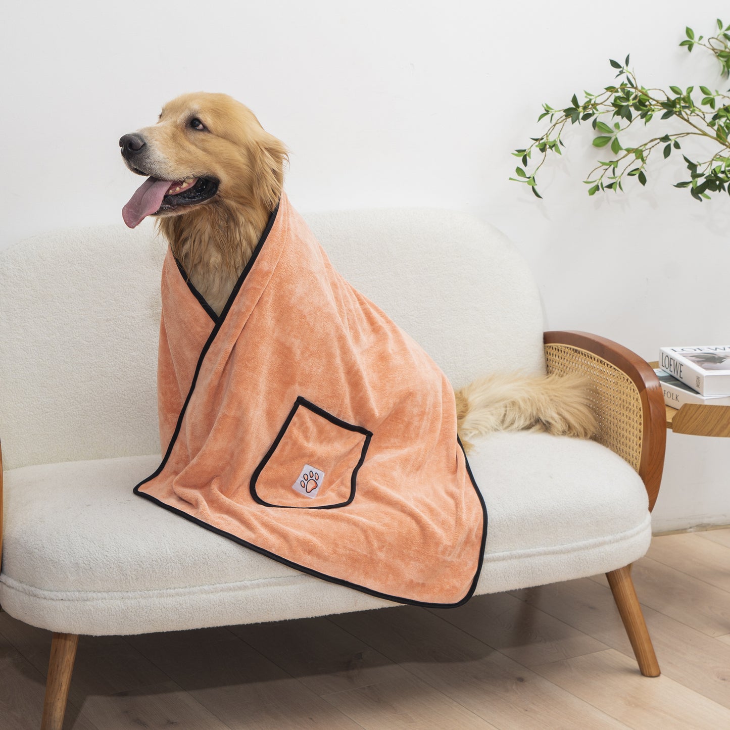 Quick-Dry Dog Bath Towel with Hand Pockets